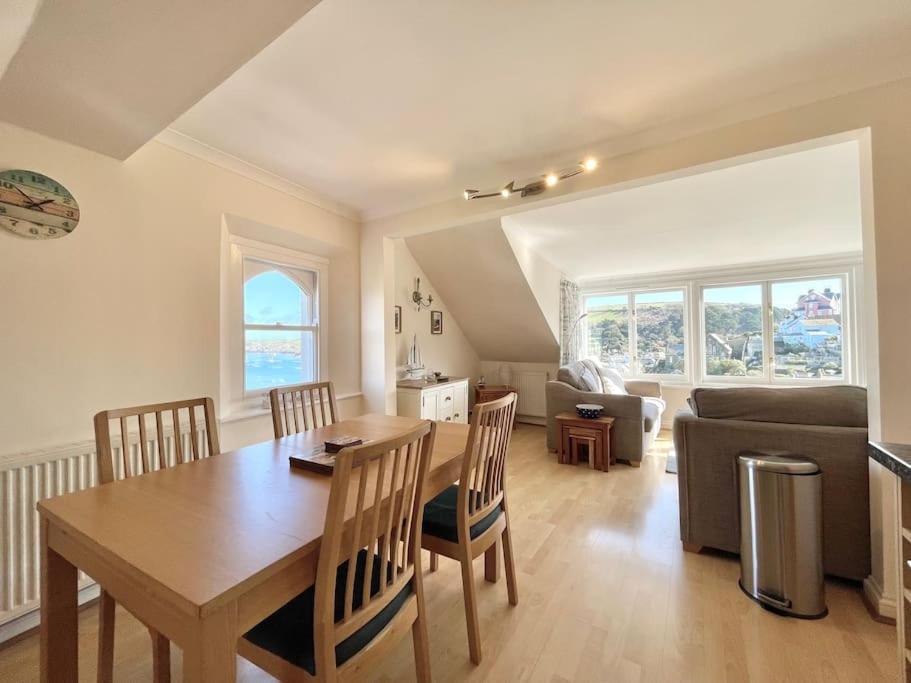 Salcombe - 2 Bedroom Flat, Fantastic Harbour Views Exterior photo